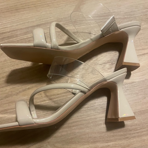 Marc Fisher Krisley Sandal Size 10M. - Picture 4 of 9
